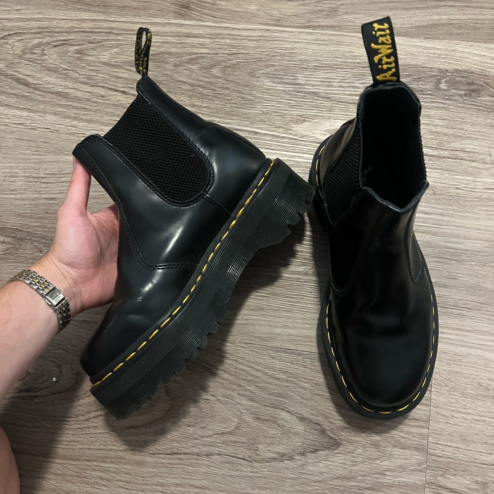 LIKE NEW✨ Dr. Marten Platform Chelsea Boots
